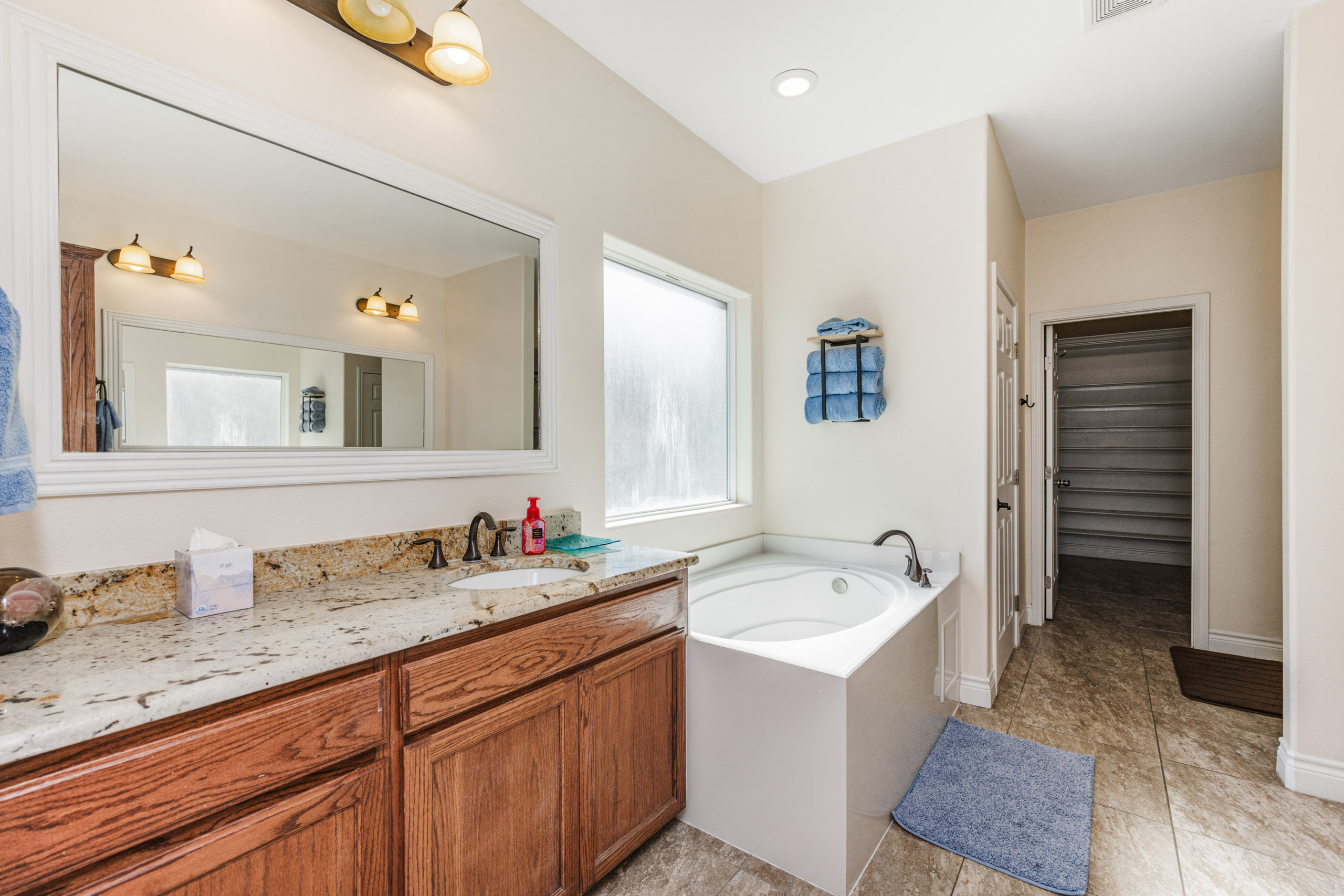 JPAGE-RealEstate-4010Giants-0742