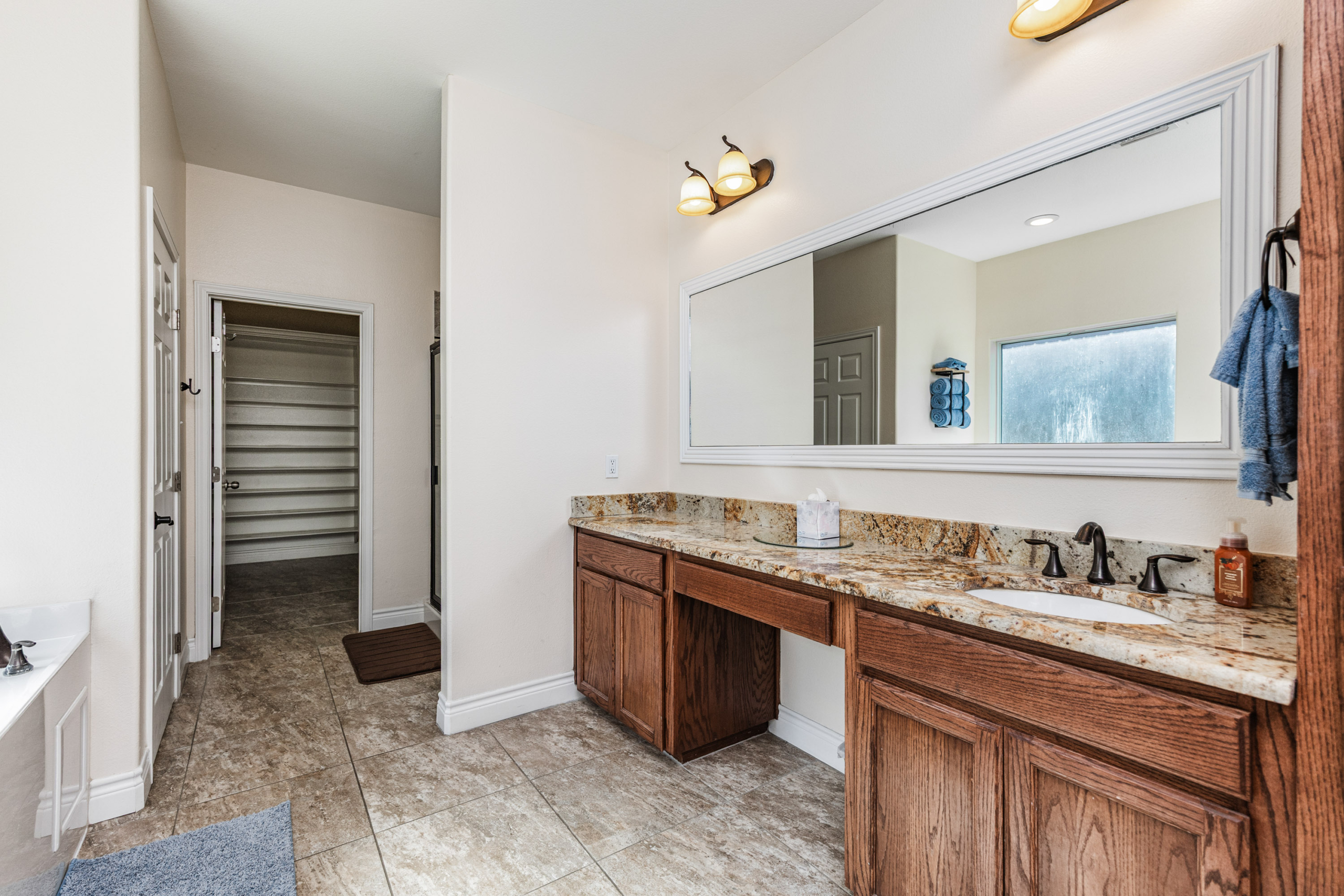 JPAGE-RealEstate-4010Giants-0743