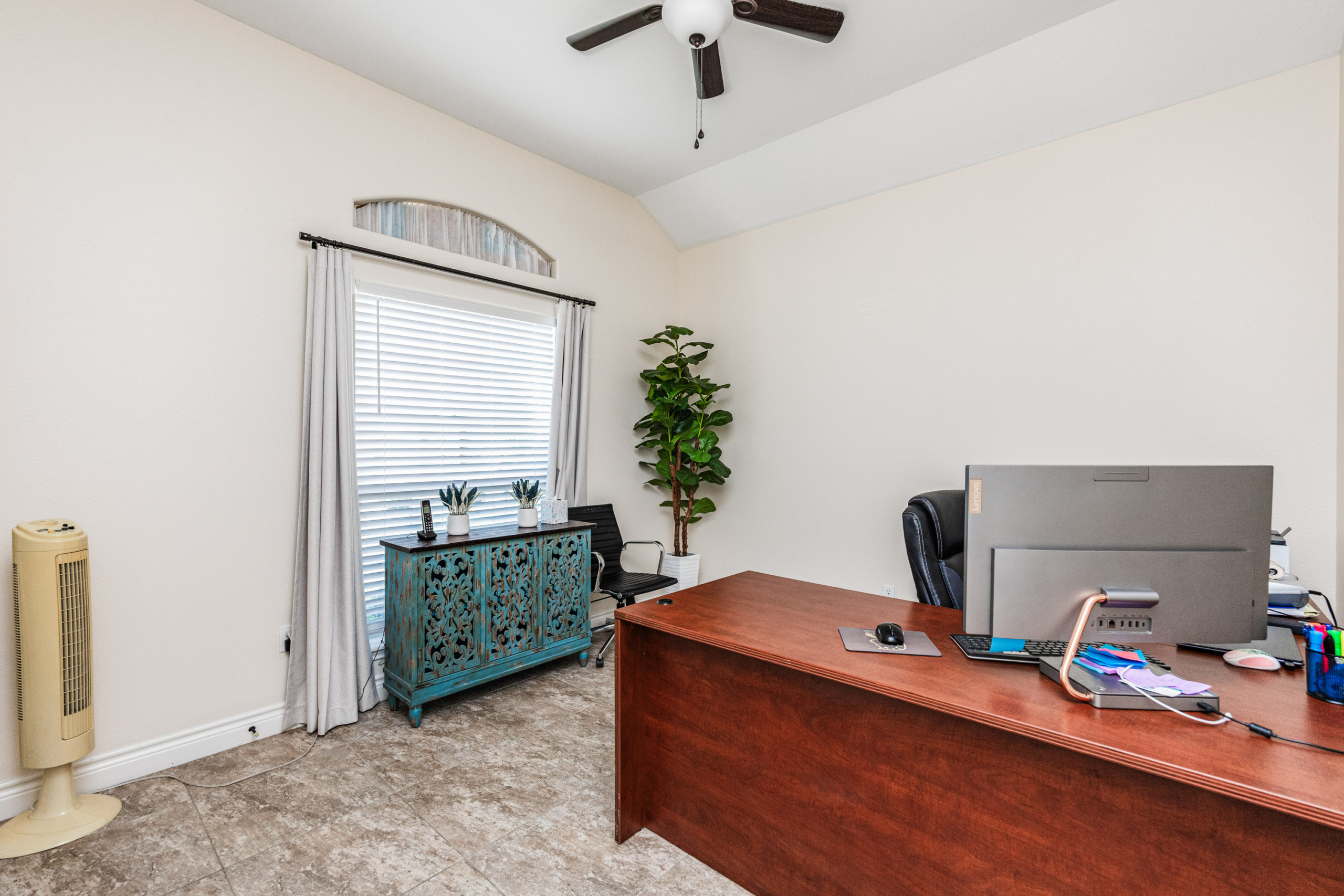 JPAGE-RealEstate-4010Giants-0779